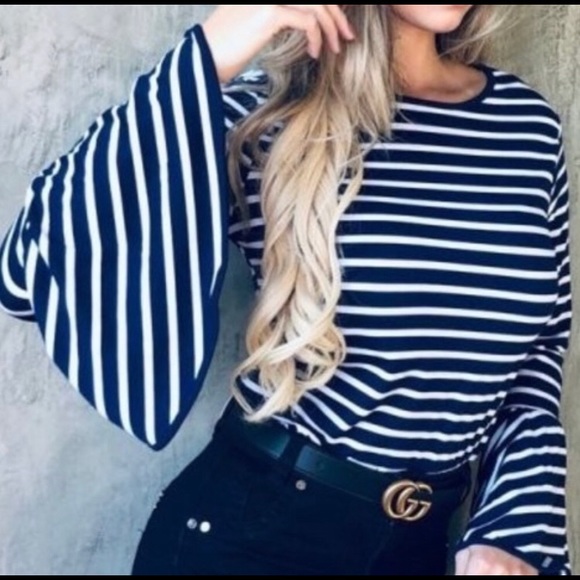 ♥️ 2 left Navy with white stripes and bell sleeves - Picture 4 of 6